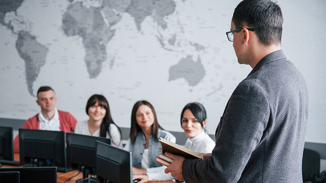 Bisnis di Dunia Pendidikan